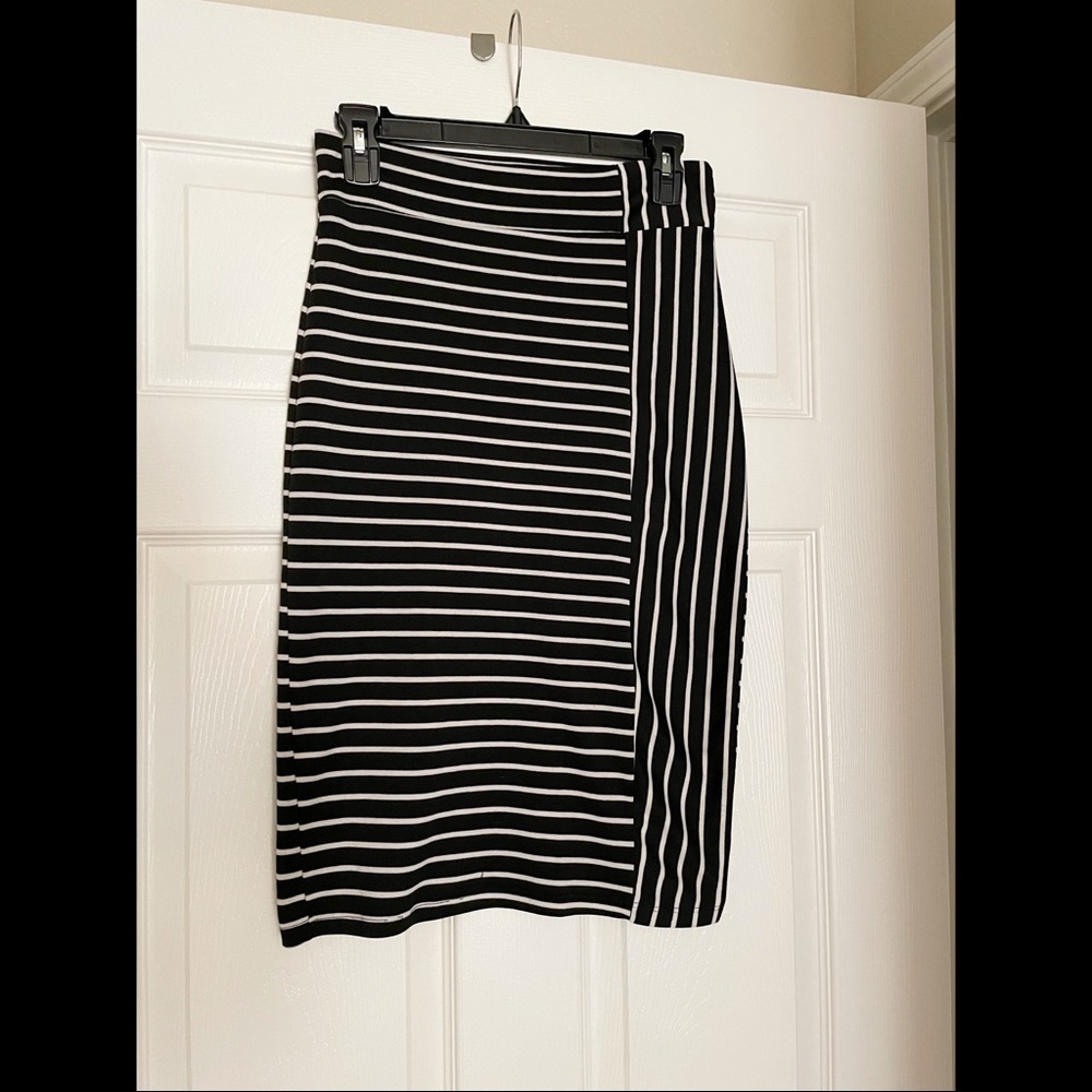 Diosa Black & White Stretchy Striped Pencil Skirt